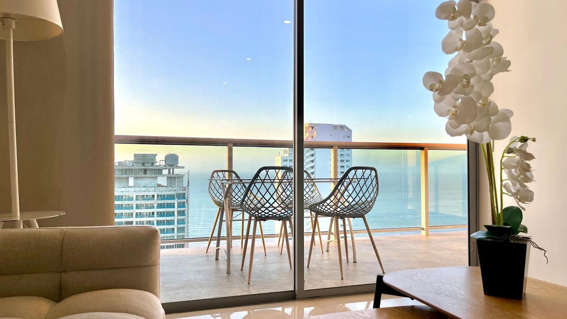 By Calamari Homes - Infinitum 3302 Bocagrande